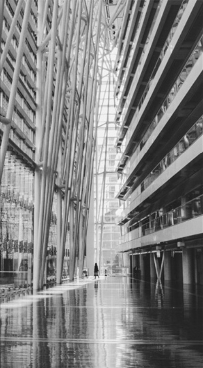 photo of director and actors on set